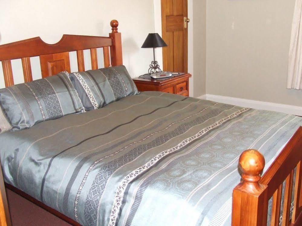 Tairoa Lodge & Cottage Hawera Esterno foto