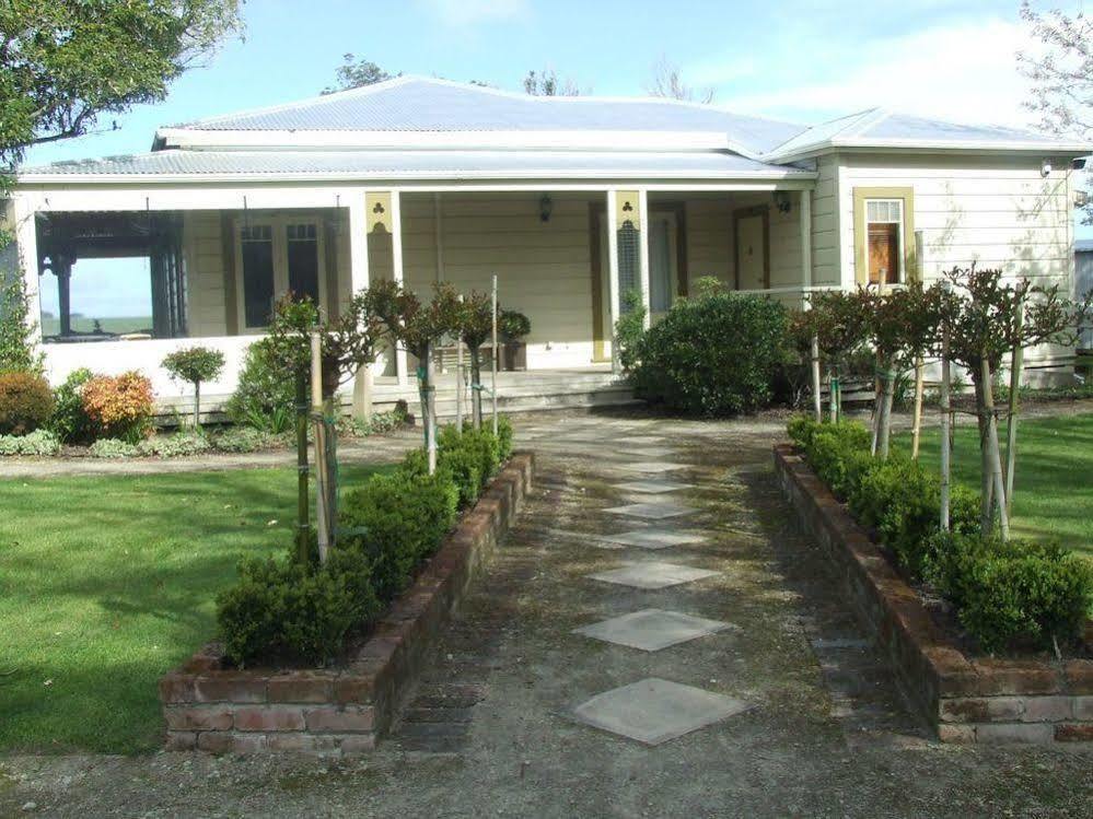 Tairoa Lodge & Cottage Hawera Esterno foto