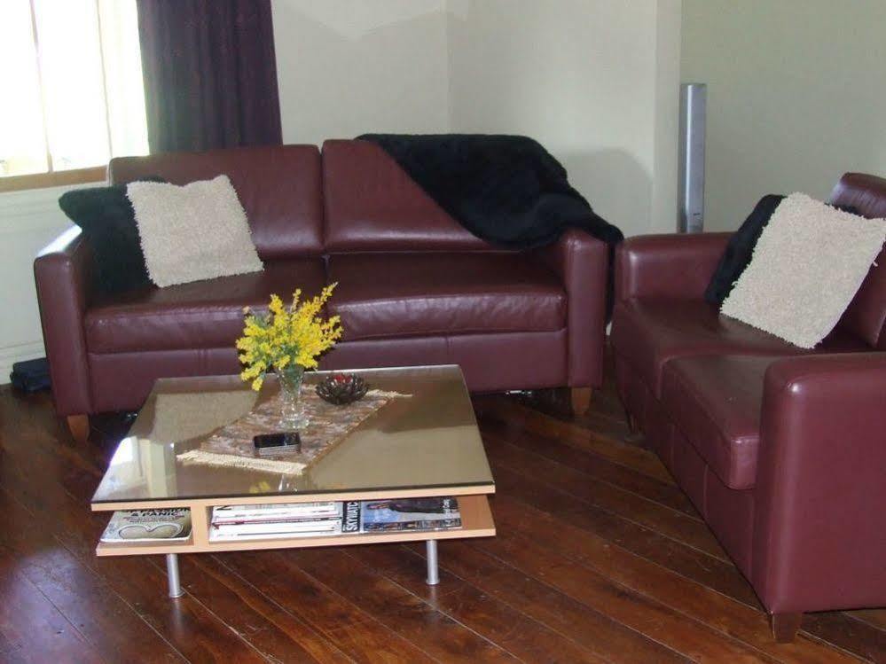 Tairoa Lodge & Cottage Hawera Esterno foto