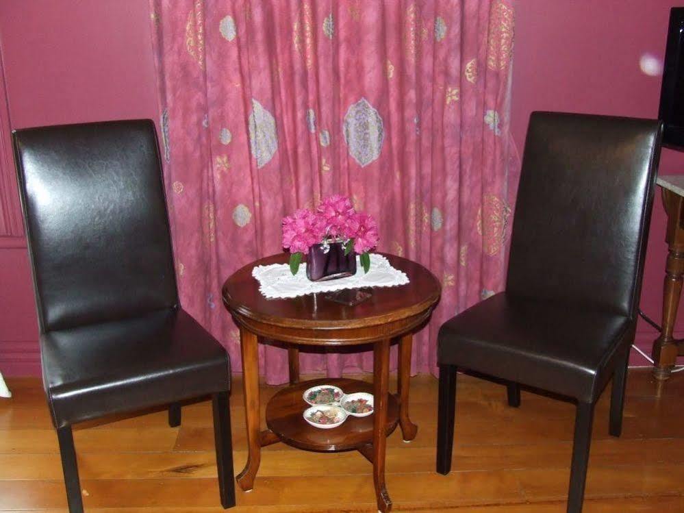 Tairoa Lodge & Cottage Hawera Esterno foto