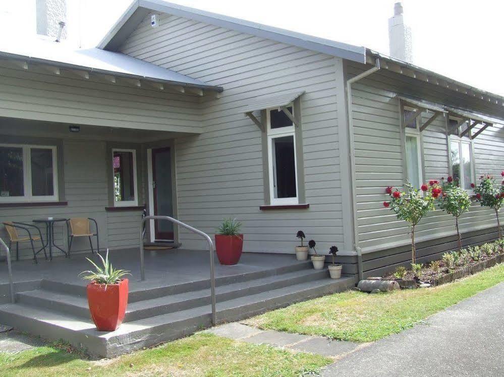 Tairoa Lodge & Cottage Hawera Esterno foto