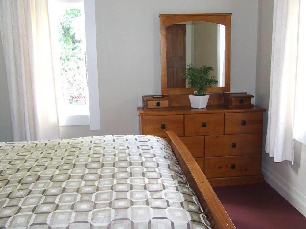 Tairoa Lodge & Cottage Hawera Esterno foto
